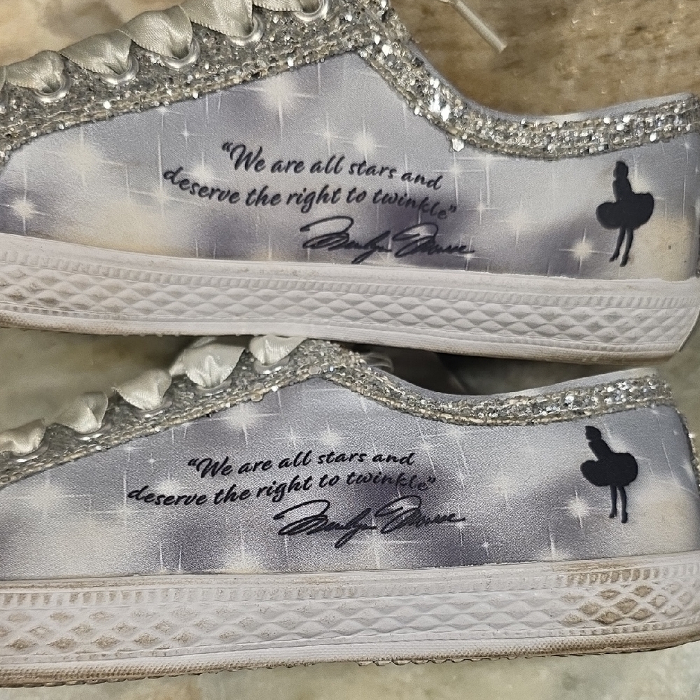Bradford Exchange Marilyn Monroe Silver Glitter Women's Sneakers Sz 8.5 - Picture 8 of 10
